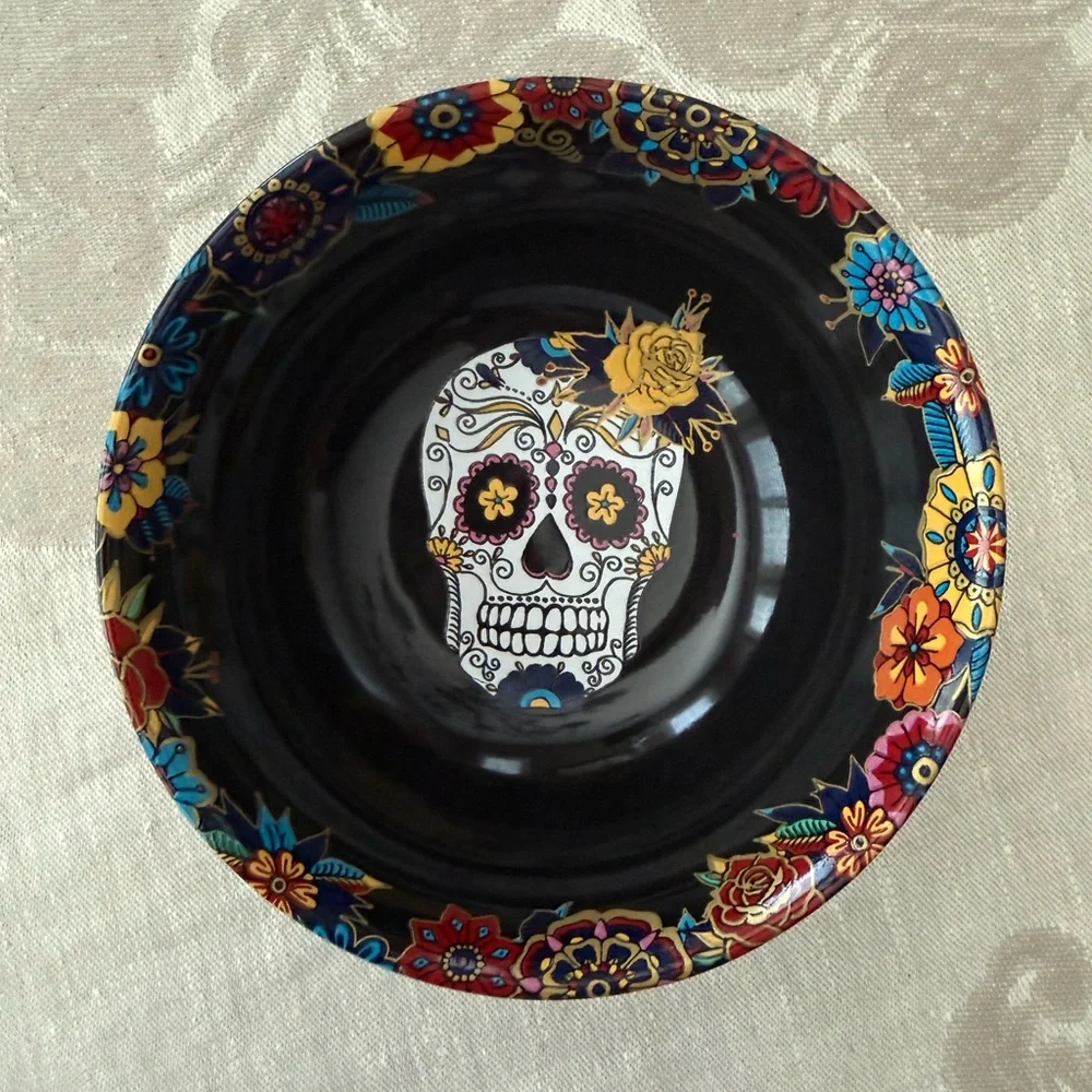 Day of the Dead Sugar Skull Decorative Party Bowls. William Sonoma - Black
